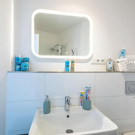 Lägenhet Rob's - Zentrale Design-suite Am Opernplatz, 2 Zimmer, 2 Baeder Und Top-ausstattung Essen