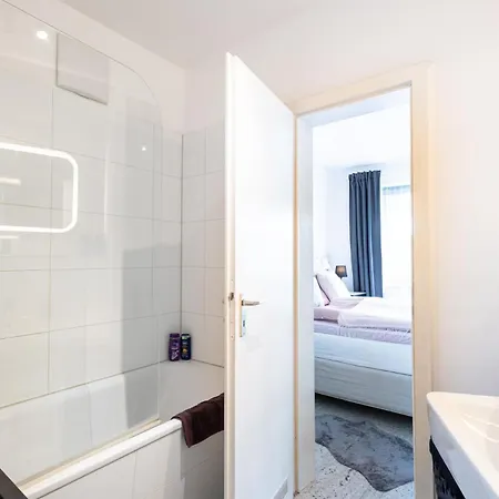 Lägenhet Rob's - Zentrale Design-suite Am Opernplatz, 2 Zimmer, 2 Baeder Und Top-ausstattung *