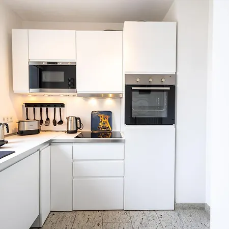 Rob's - Zentrale Design-suite Am Opernplatz, 2 Zimmer, 2 Baeder Und Top-ausstattung Lägenhet