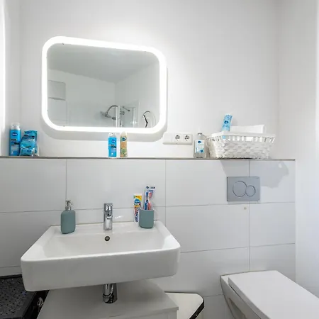 Апартаменты Rob's - Zentrale Design-suite Am Opernplatz, 2 Zimmer, 2 Baeder Und Top-ausstattung Эссен